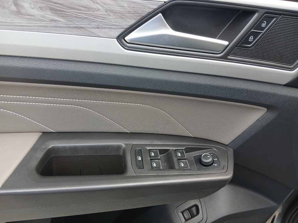 Used 2023 Volkswagen Atlas Cross Sport SE w/ Panoramic Sunroof Package FWD image 10