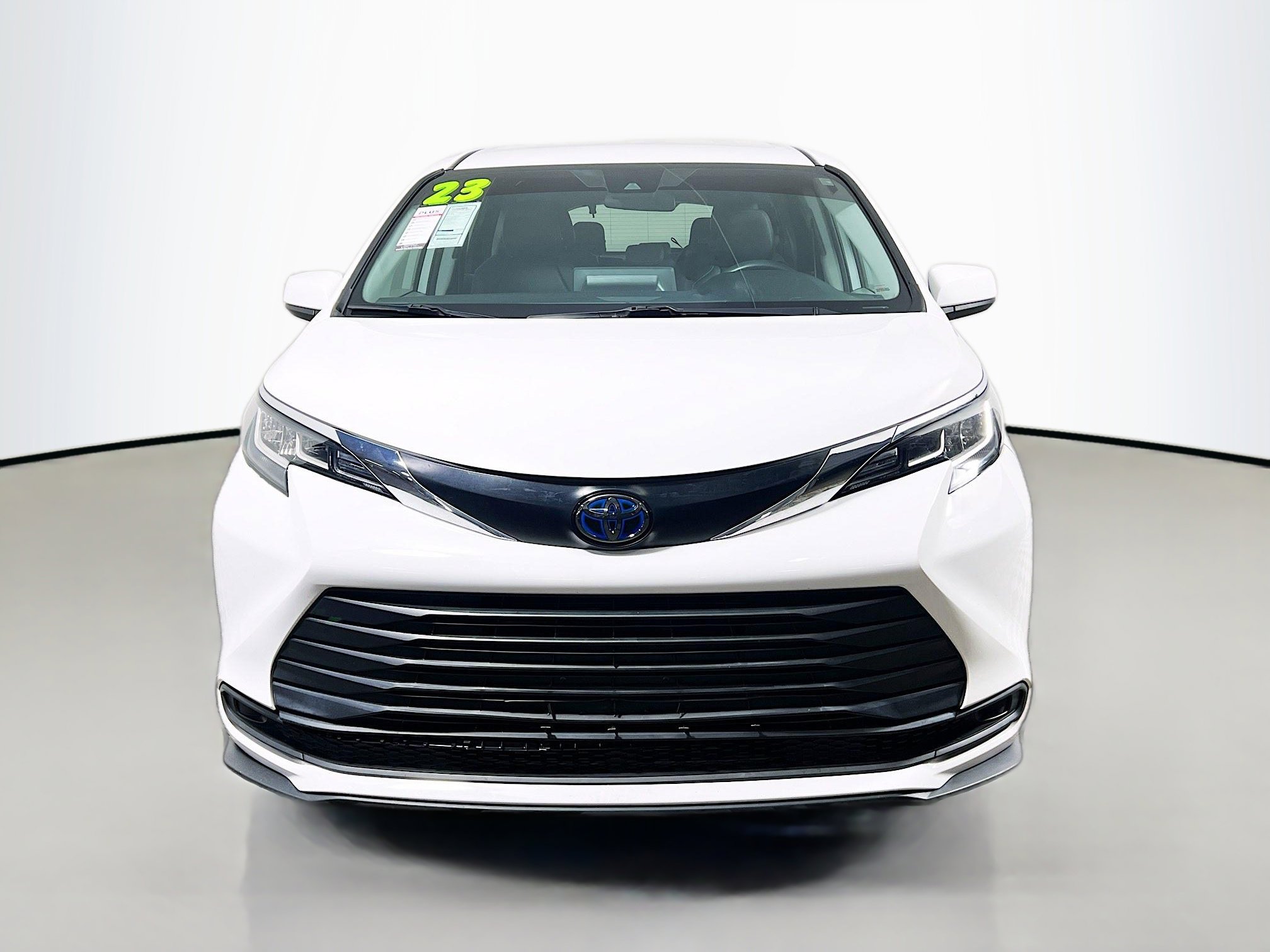 Used 2023 Toyota Sienna LE image 11