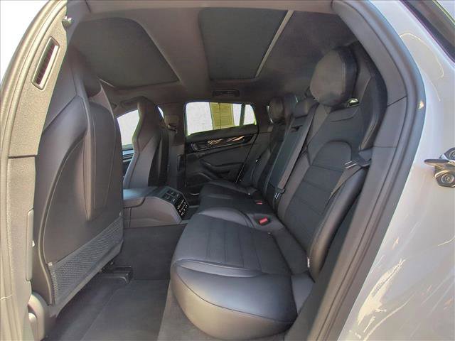 Used 2024 Porsche Panamera image 21