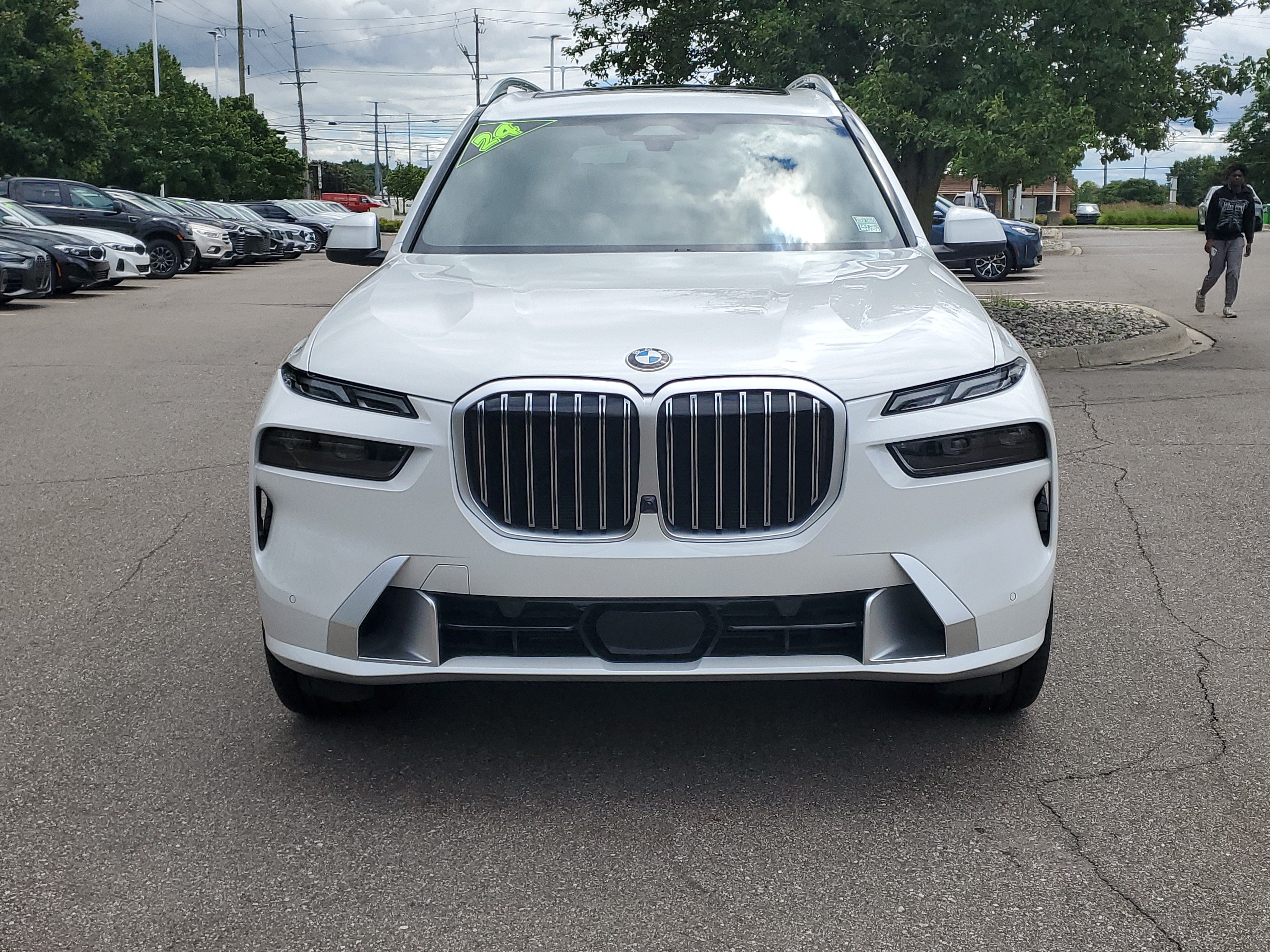 Certified 2024 BMW X7 xDrive40i w/ Executive Package AWD/4WD video 2