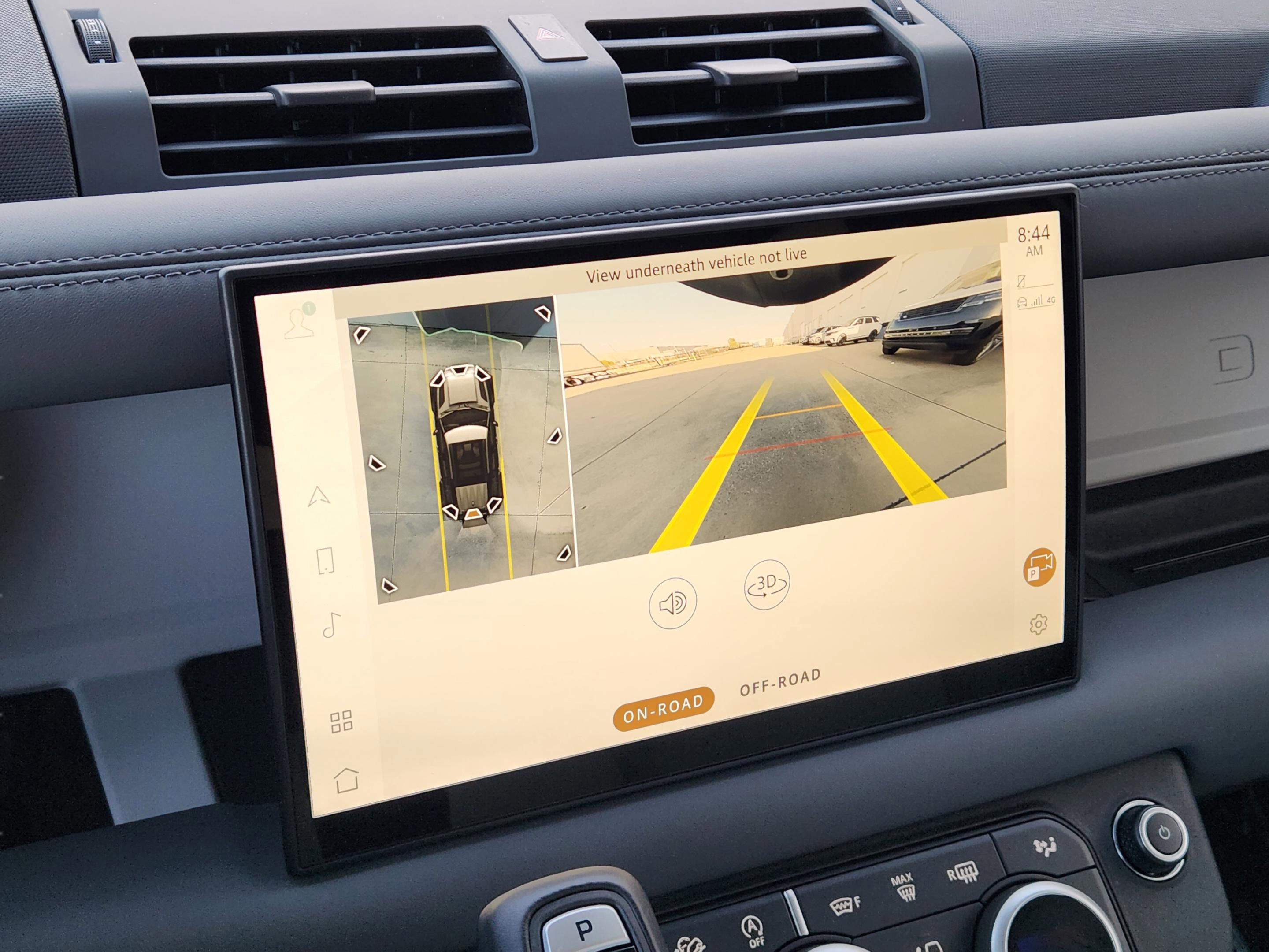 Used 2025 Land Rover Defender 110 X-Dynamic SE image 18