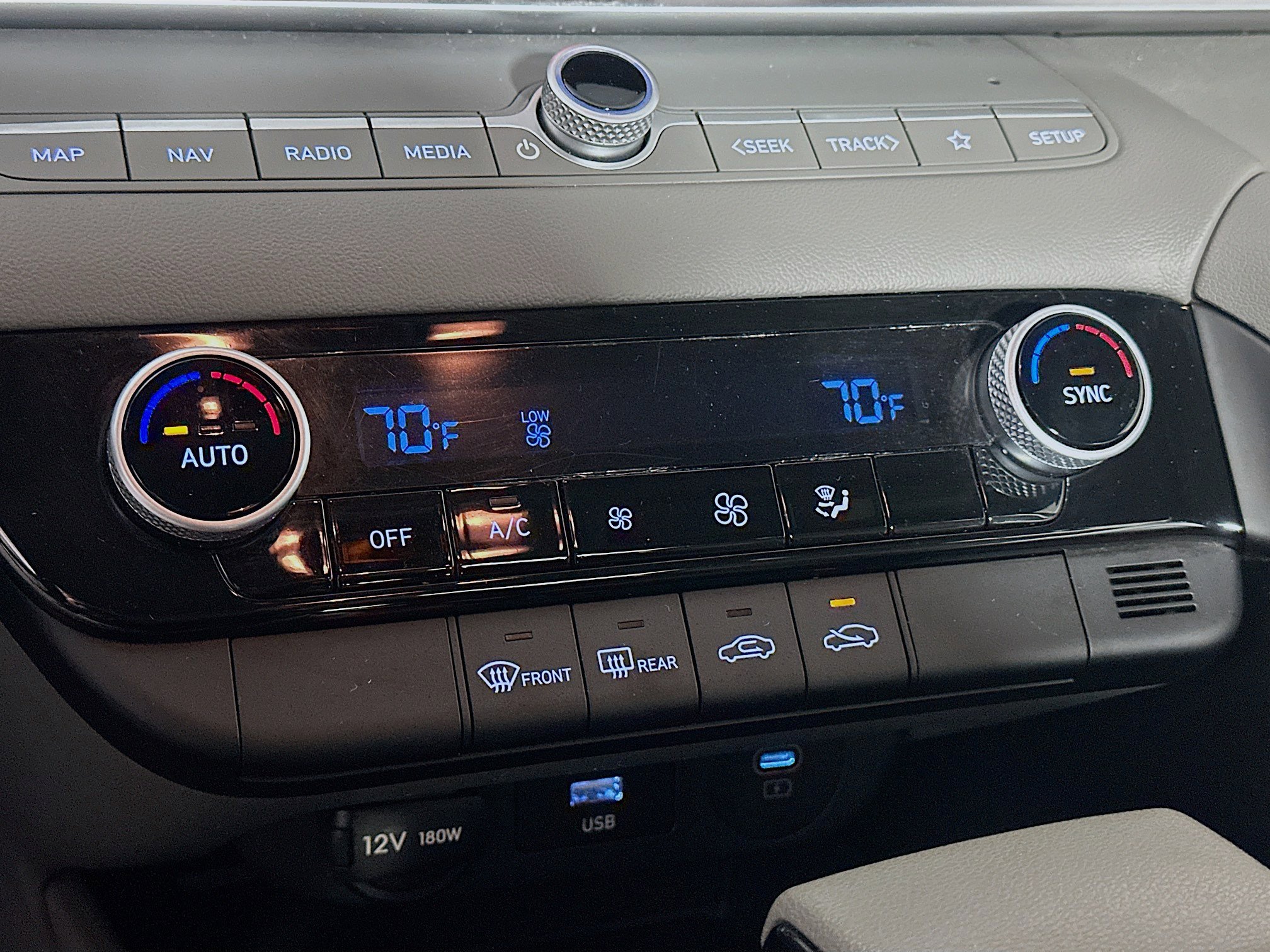 Used 2024 Hyundai Elantra SEL image 24