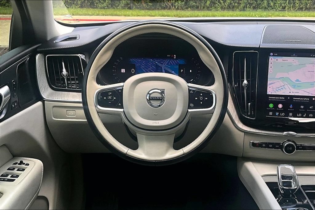 Used 2023 Volvo XC60 B5 Ultimate w/ Protection Package Premier FWD image 7