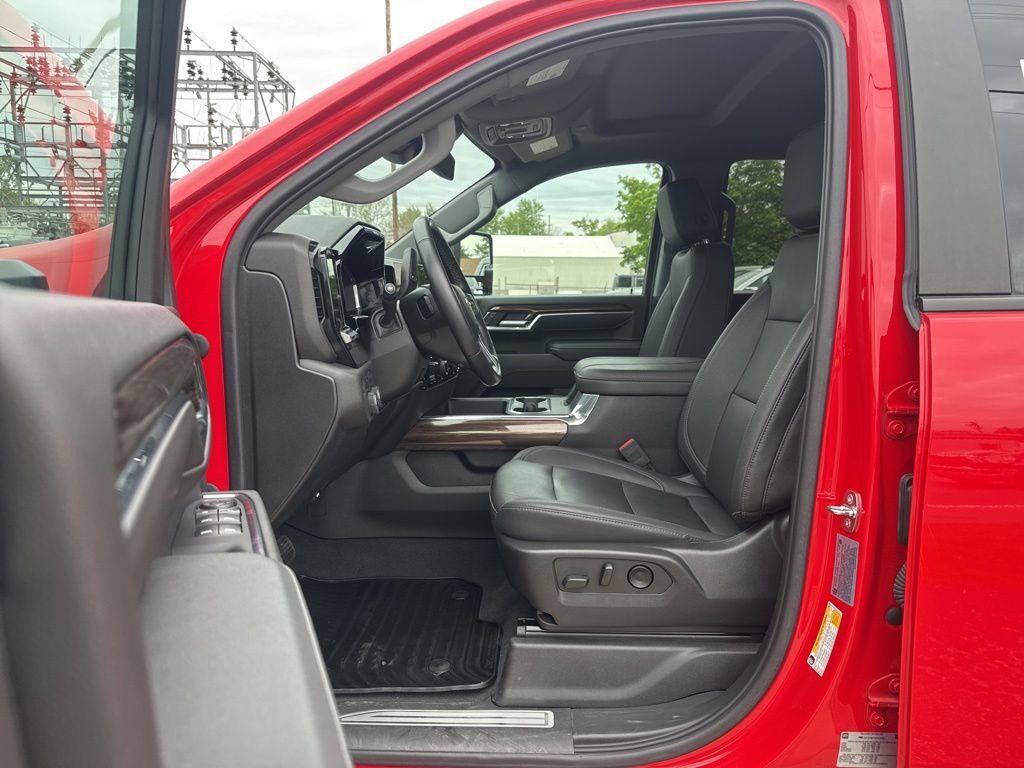 Used 2024 Chevrolet Silverado 2500 LT w/ All Star Edition AWD/4WD image 11