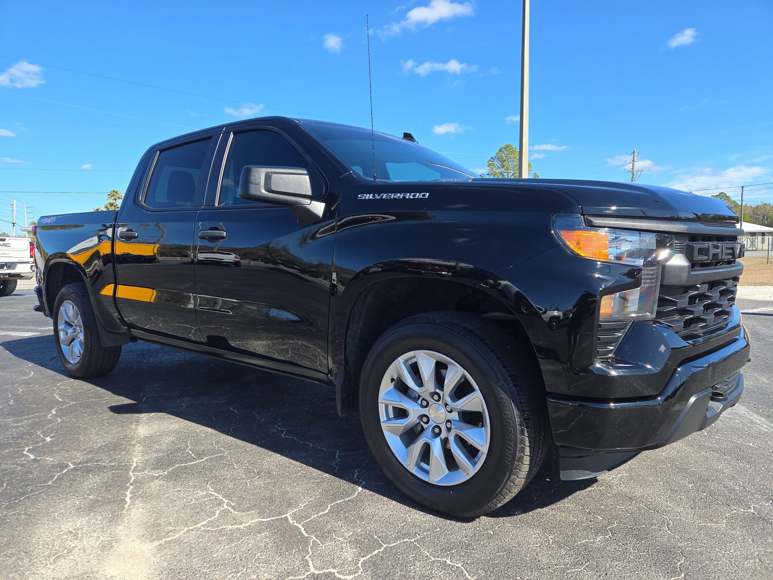 Used 2024 Chevrolet Silverado 1500 Custom image 2