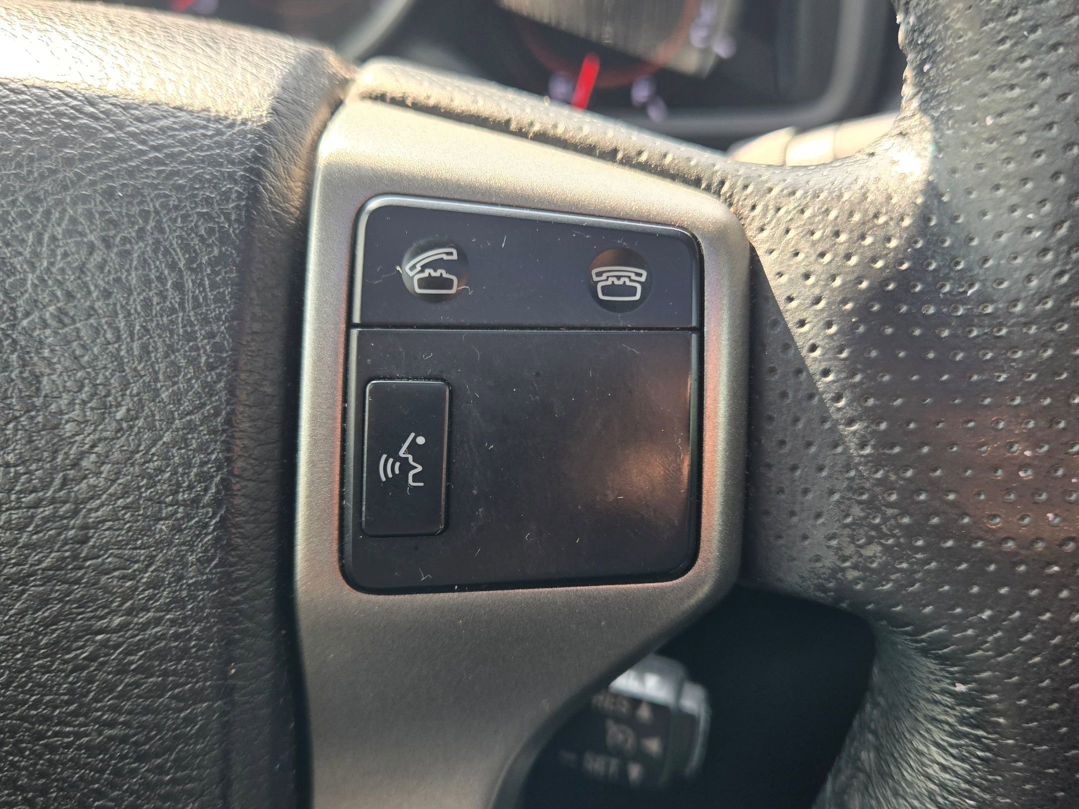 Used 2013 Toyota 4Runner Limited AWD/4WD image 25