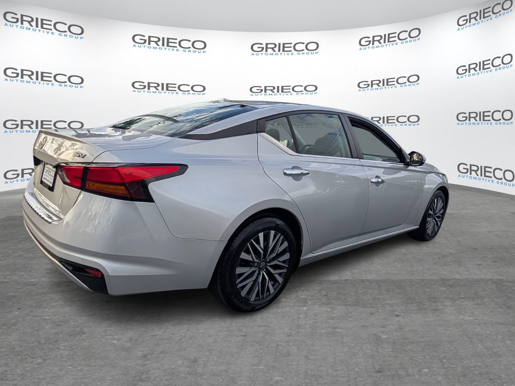 Certified 2023 Nissan Altima 2.5 SV FWD image 7