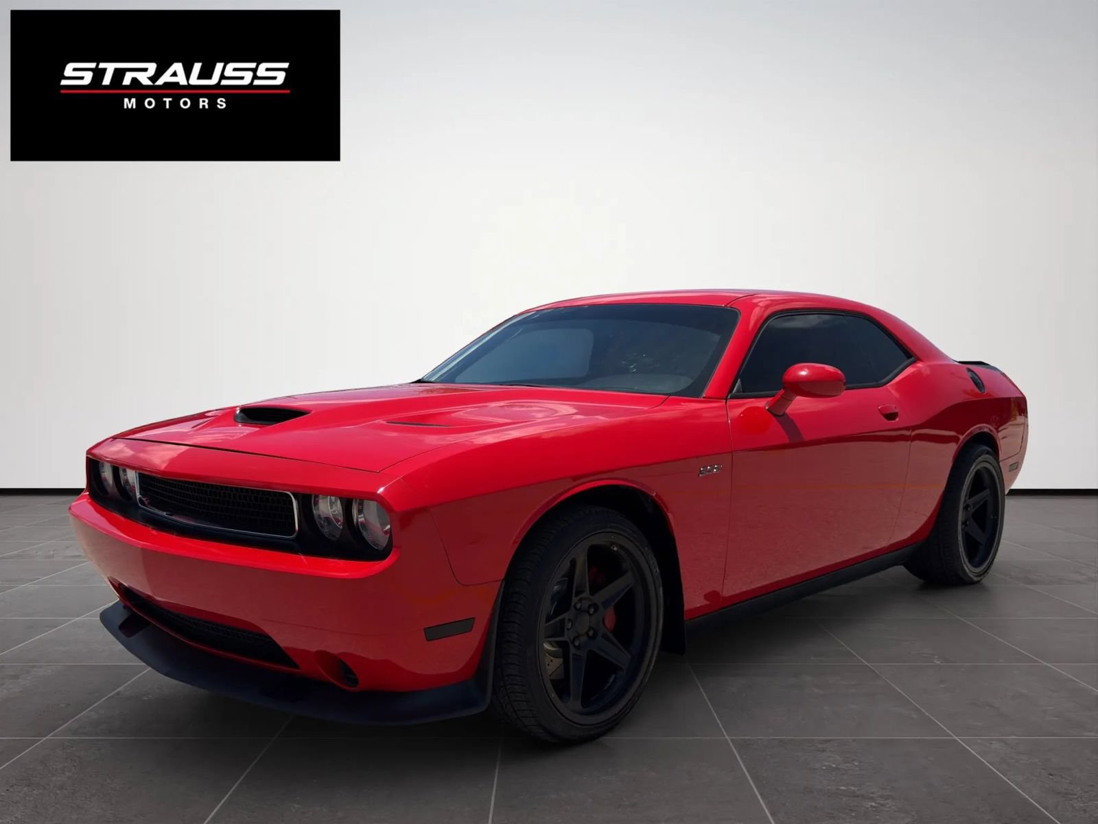 Used 2014 Dodge Challenger SRT8 Core RWD image 4