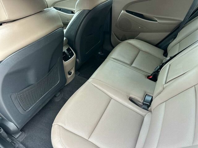 Used 2021 Hyundai Tucson Limited image 14