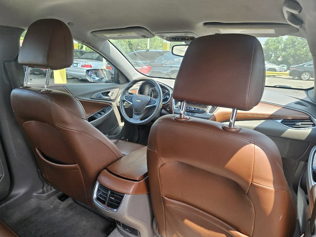 Used 2016 Chevrolet Malibu LT w/ Leather Package FWD image 27