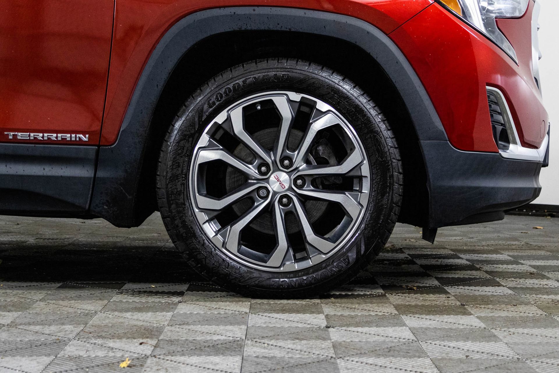 Used 2019 GMC Terrain SLT w/ Preferred Package image 43