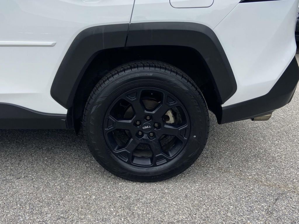 Used 2021 Toyota RAV4 TRD Off-Road w/ TRD Off-Road Weather Package AWD/4WD image 9