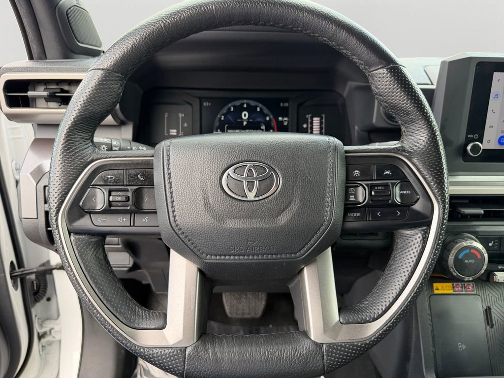 Used 2024 Toyota Tacoma SR5 AWD/4WD image 19