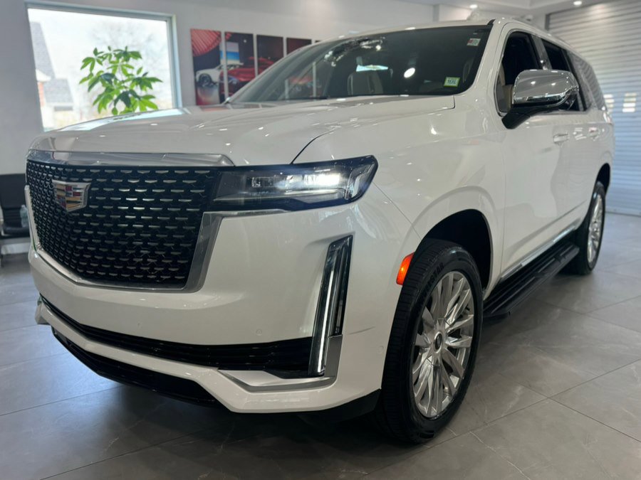 Used 2024 Cadillac Escalade Premium Luxury image 3