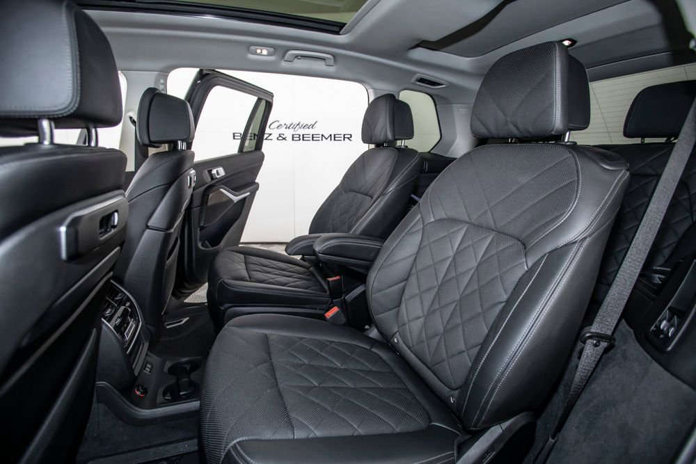 Used 2024 BMW X7 xDrive40i w/ Parking Assistance Package image 35