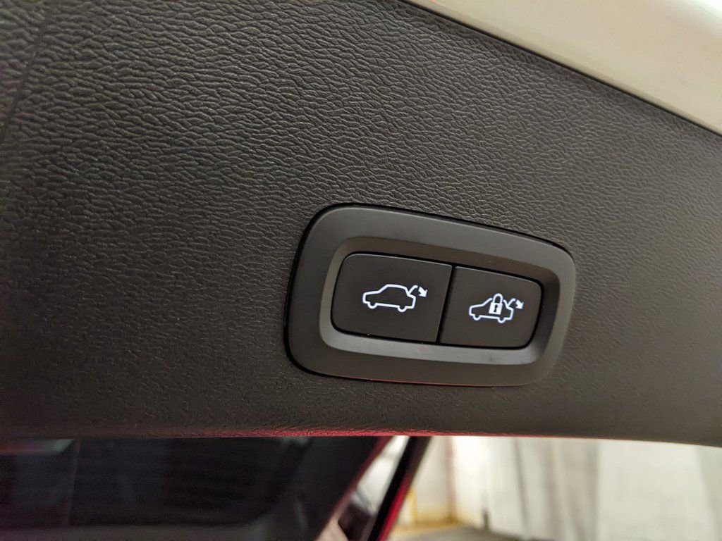 Certified 2023 Volvo XC40 Recharge Ultimate image 29