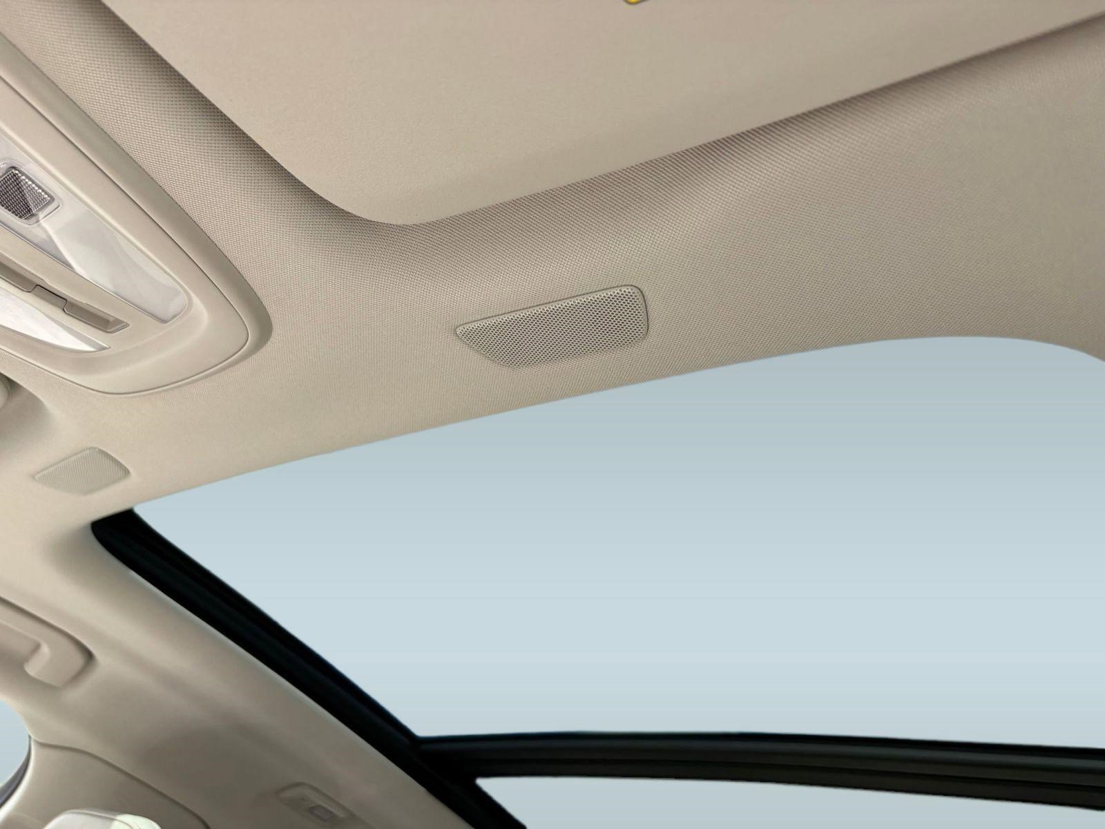 New 2026 Volvo XC60 B5 Ultra w/ Climate Package image 16