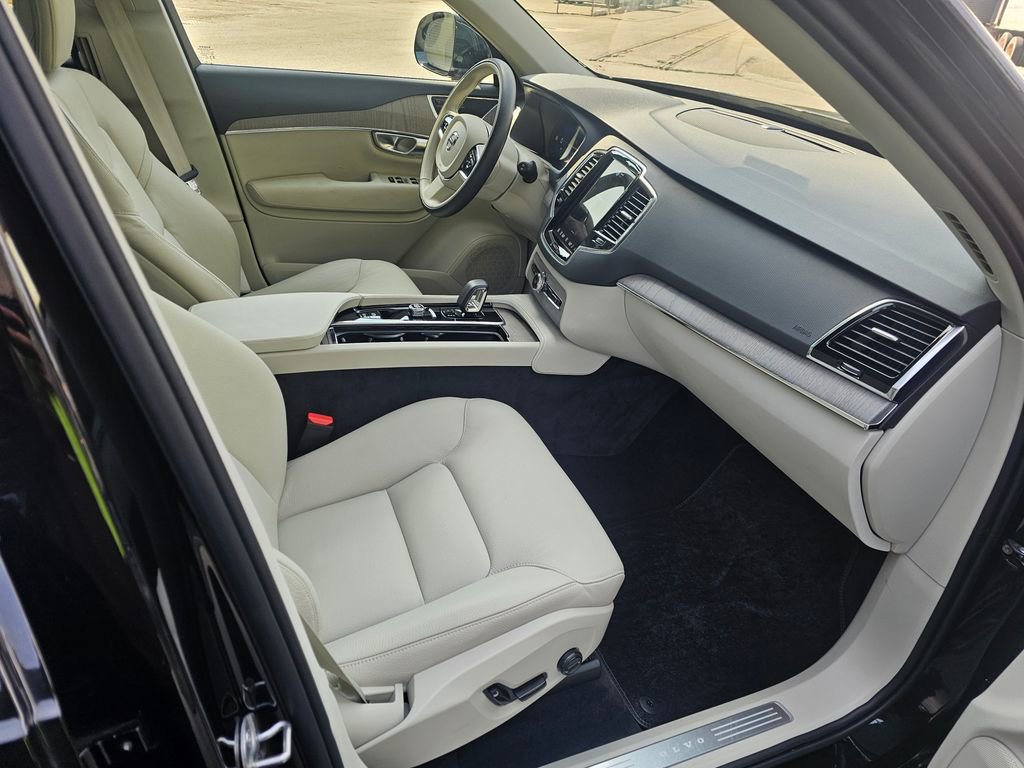 Certified 2024 Volvo XC90 B6 Plus w/ Protection Package Premier AWD/4WD image 11