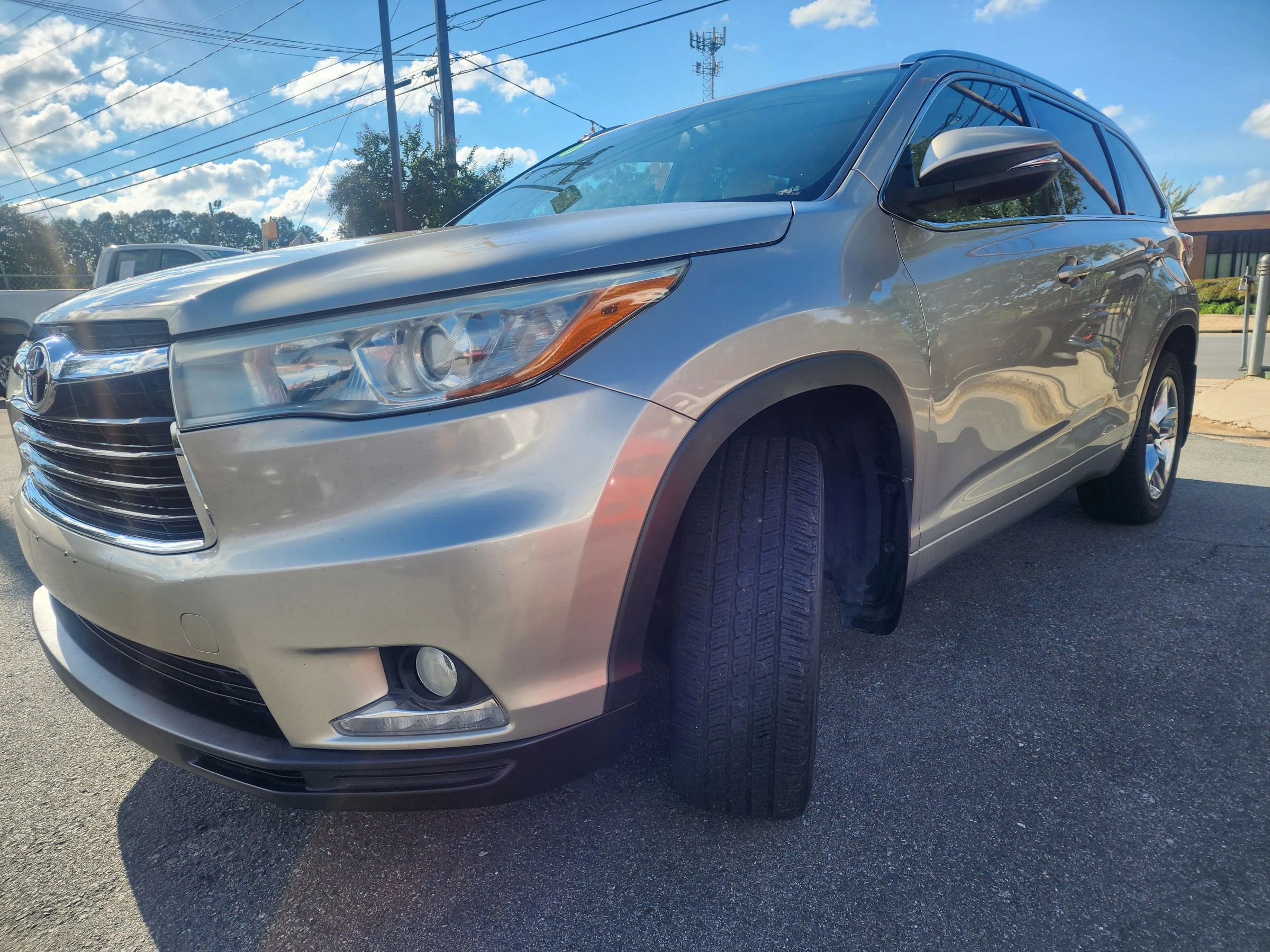 Used 2016 Toyota Highlander Limited AWD/4WD image 3