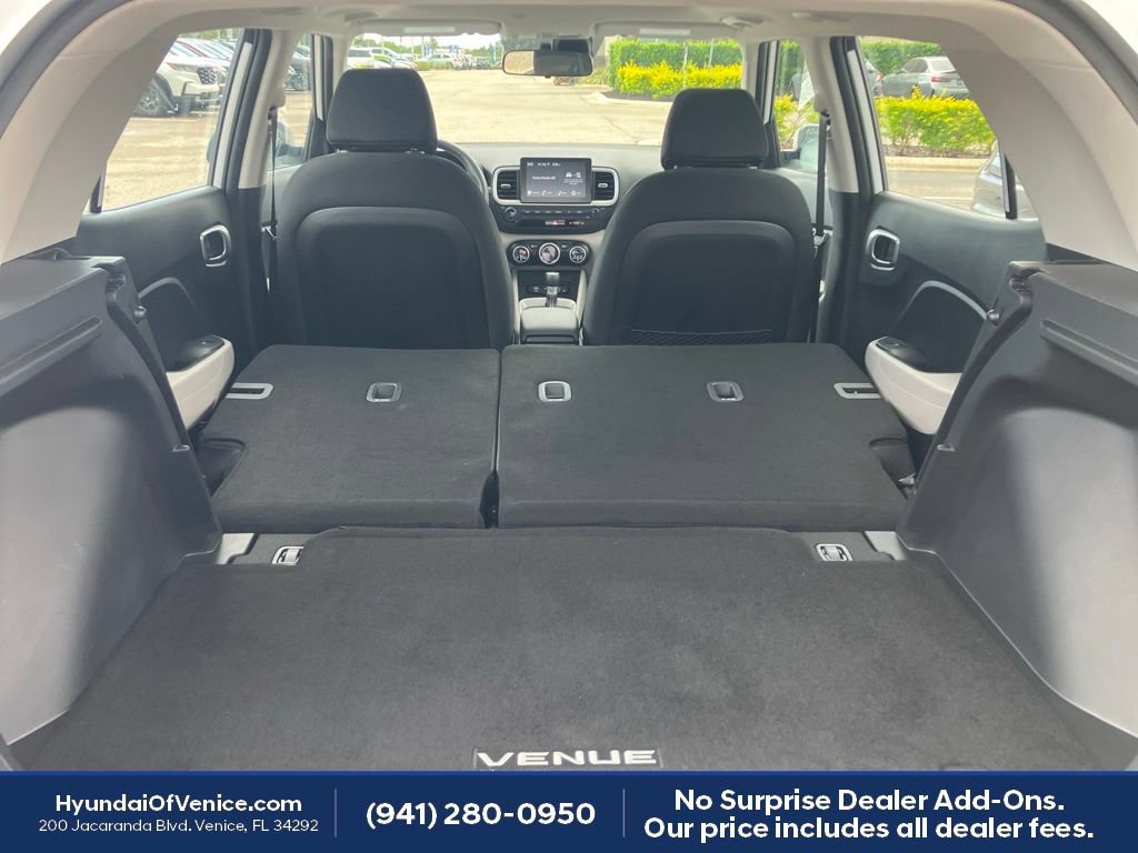 Used 2026 Hyundai Venue SEL FWD image 20
