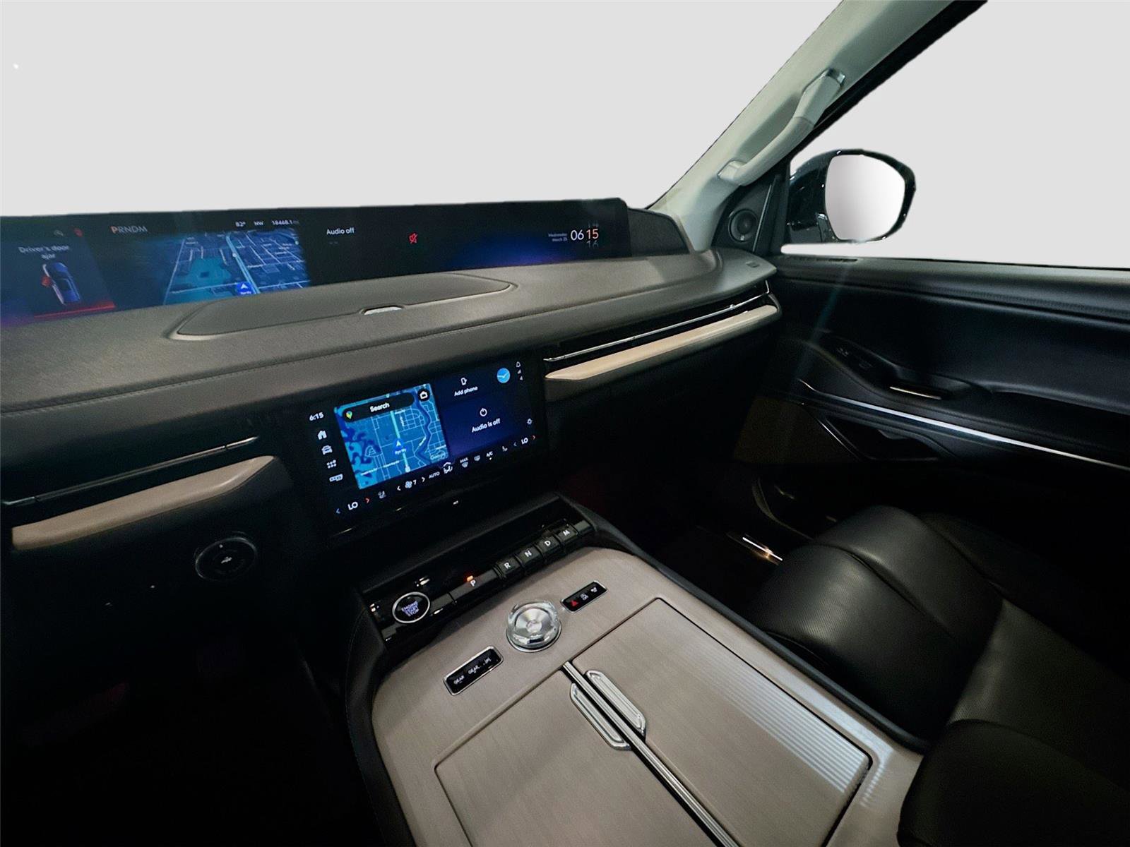 Used 2025 Lincoln Navigator L Reserve AWD/4WD image 8