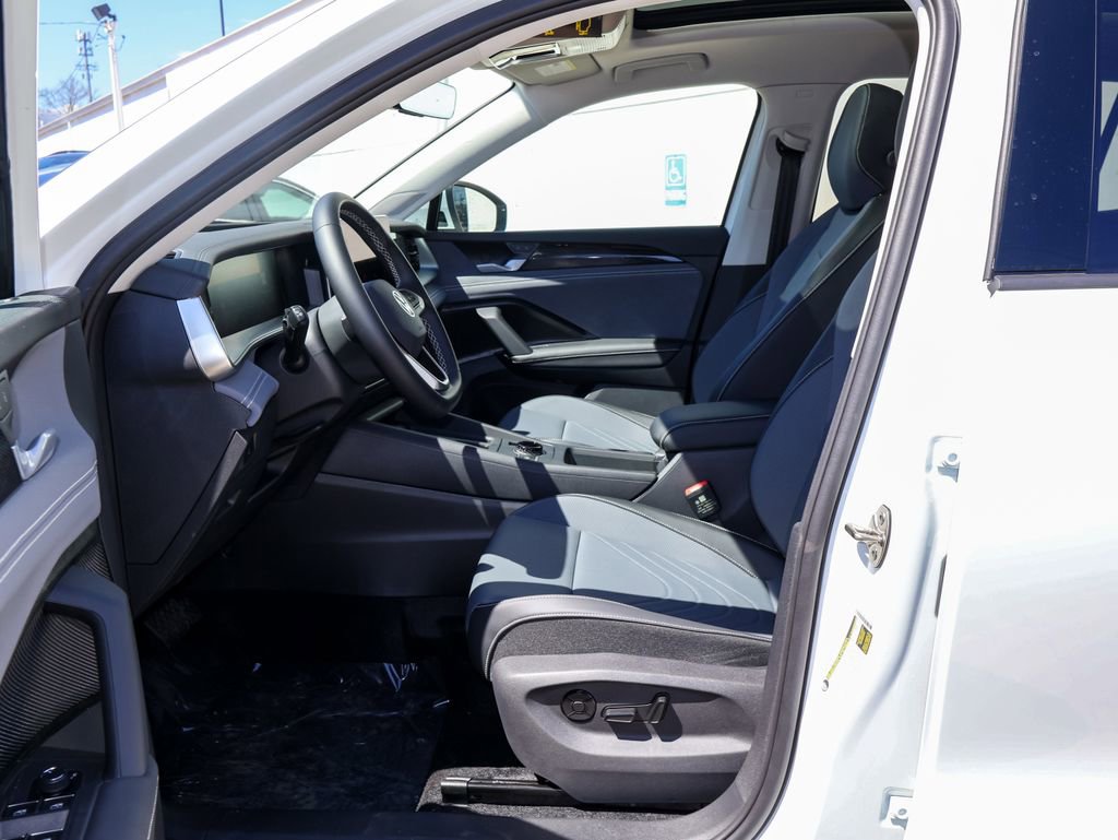 New 2026 Volkswagen Tiguan SE AWD/4WD image 12
