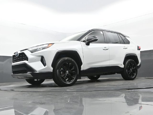 Used 2024 Toyota RAV4 XSE w/ Advanced Technology Package AWD/4WD image 28