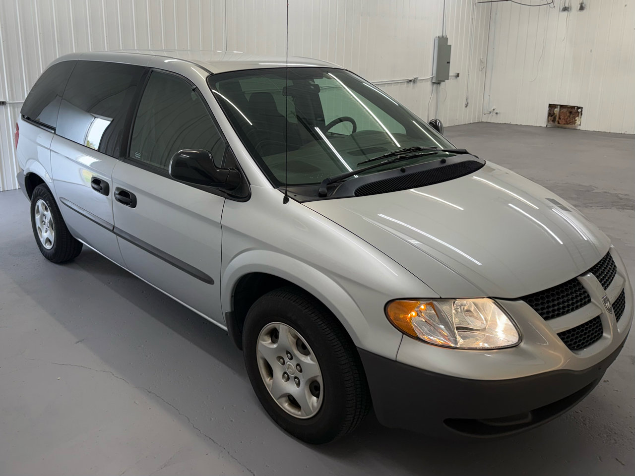 Used 2002 Dodge Caravan SE image 79