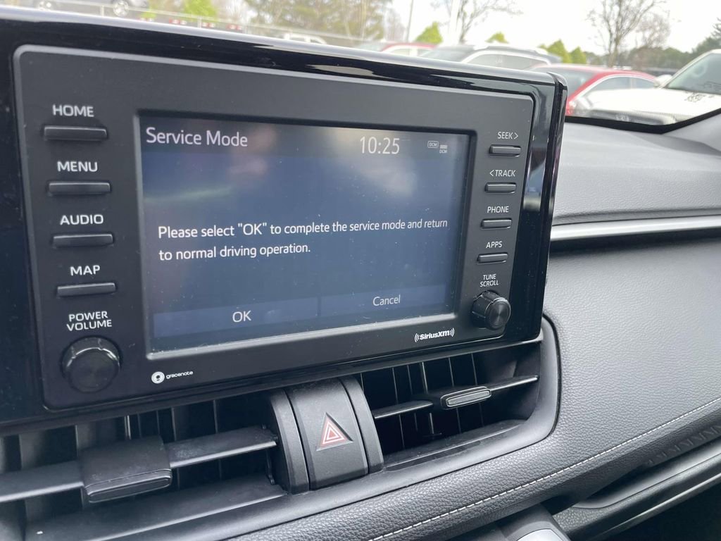 Used 2020 Toyota RAV4 XLE image 36