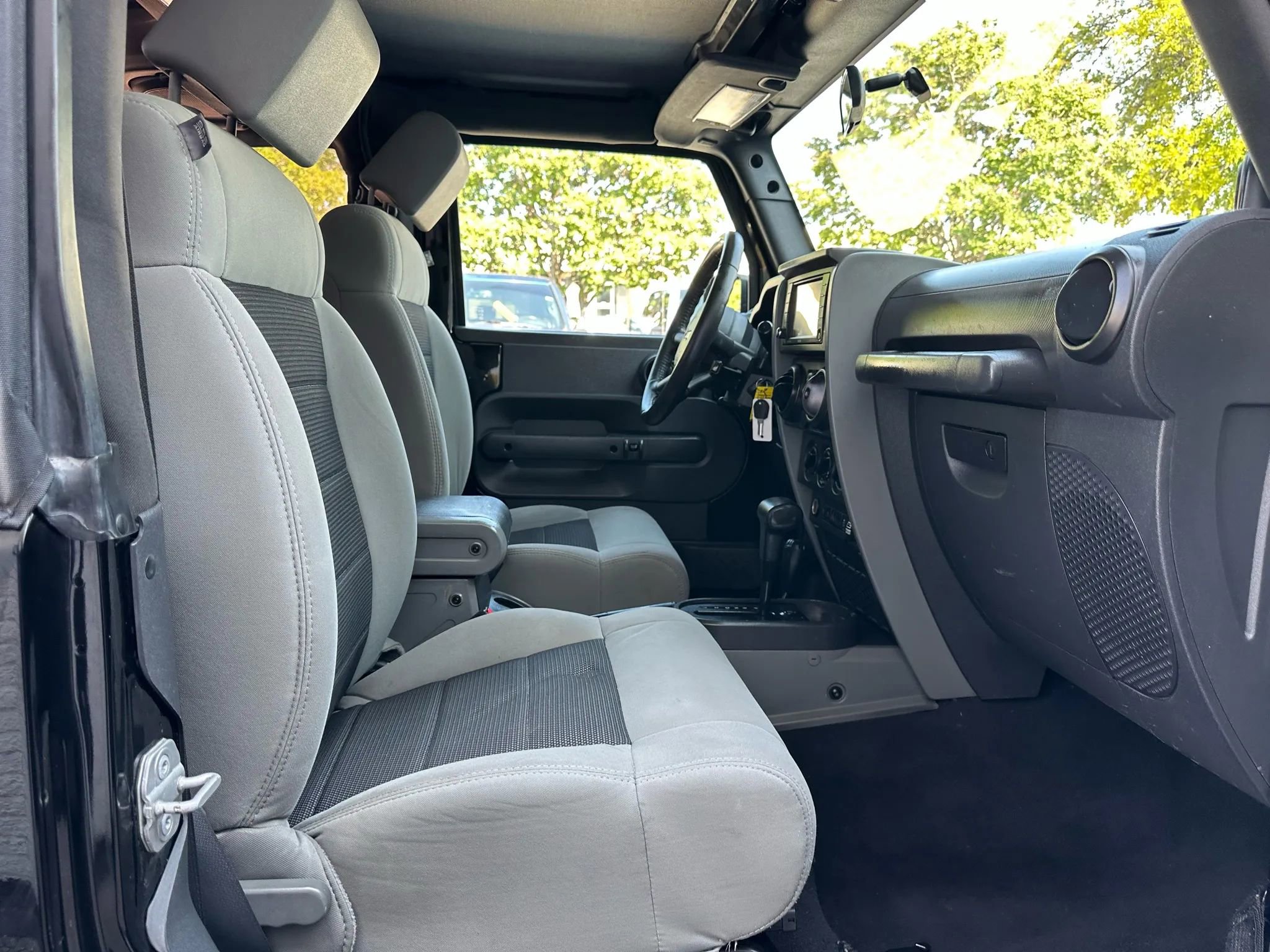 Used 2010 Jeep Wrangler Rubicon w/ Dual Top Group image 18