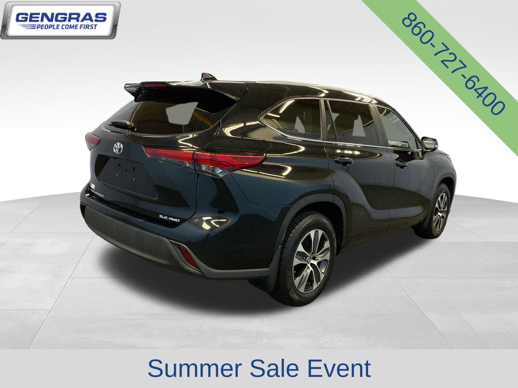 Used 2023 Toyota Highlander XLE AWD/4WD image 8