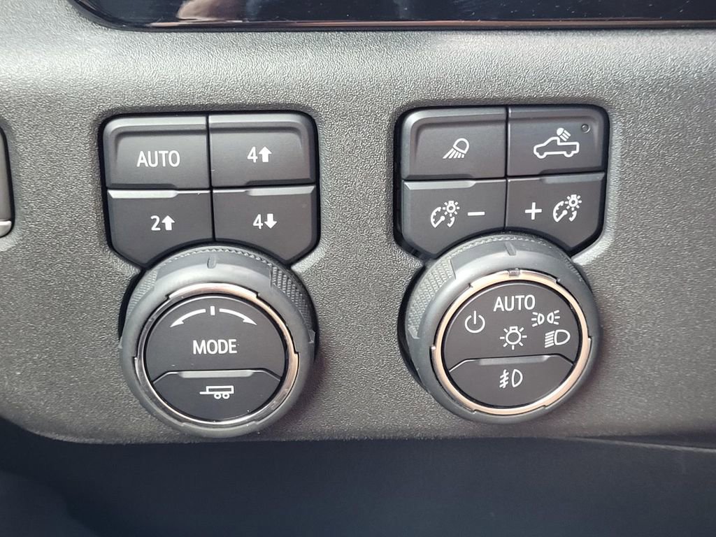 Used 2024 Chevrolet Silverado 3500 High Country w/ Technology Package image 21