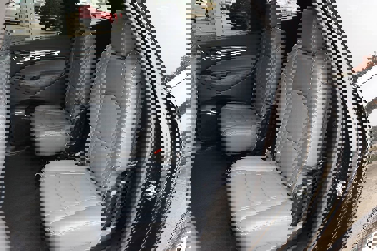 Used 2022 Buick Enclave Premium w/ Experience Buick Package image 43