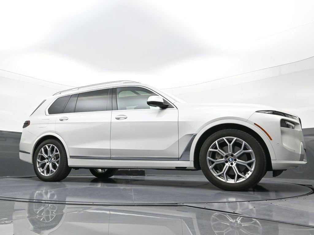 Used 2025 BMW X7 xDrive40i image 23