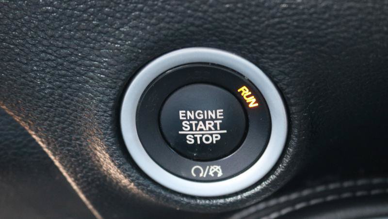 Used 2018 Dodge Challenger R/T Scat Pack w/ Leather Interior Group RWD image 16