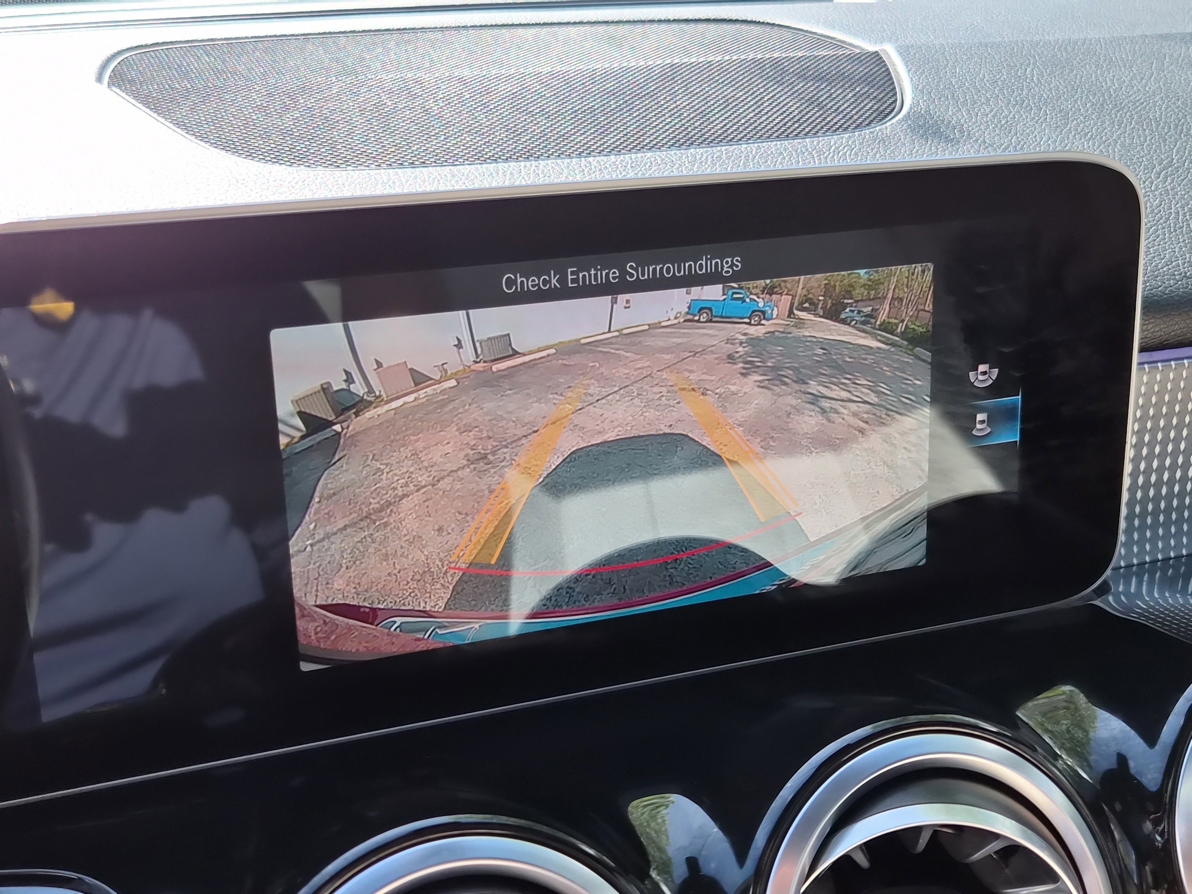 Used 2021 Mercedes-Benz GLB 250 4MATIC w/ Premium Package image 30