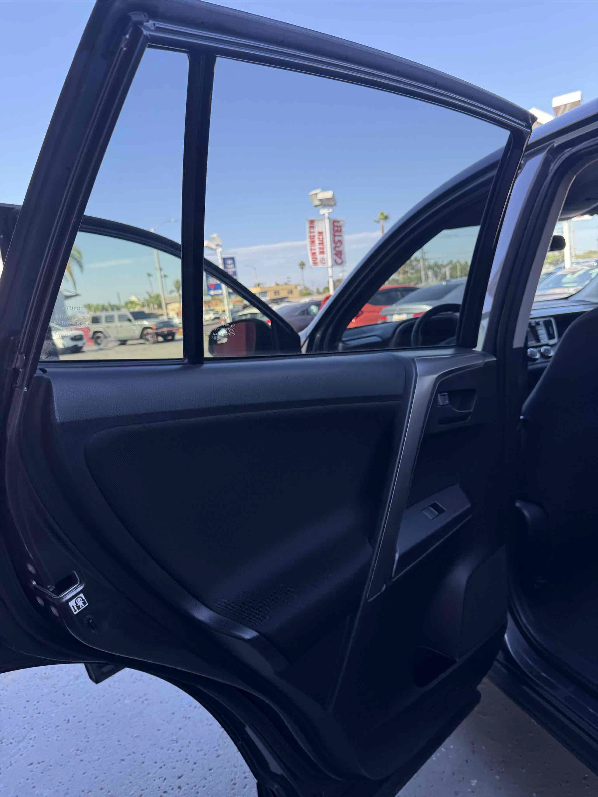 Used 2018 Toyota RAV4 LE w/ All Weather Liner Package FWD image 75