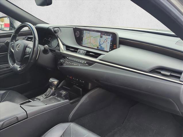 Used 2019 Lexus ES 300h w/ Accessory Package 2 image 26