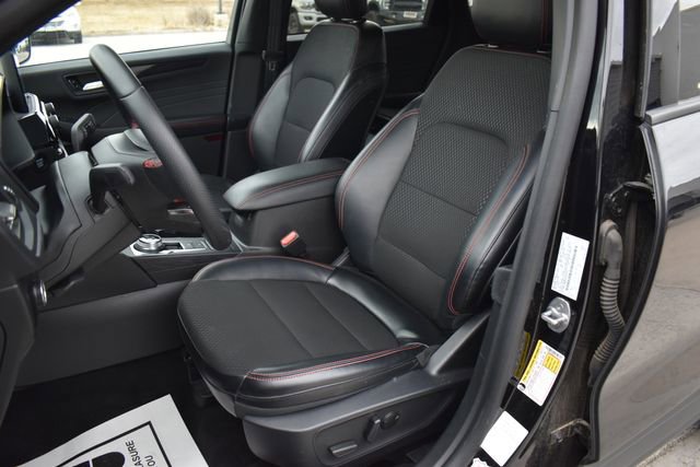 Used 2025 Ford Escape ST-Line image 13