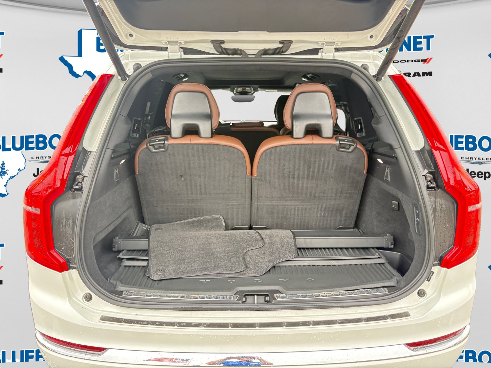 Used 2024 Volvo XC90 T8 Ultimate w/ Lounge Package AWD/4WD image 22