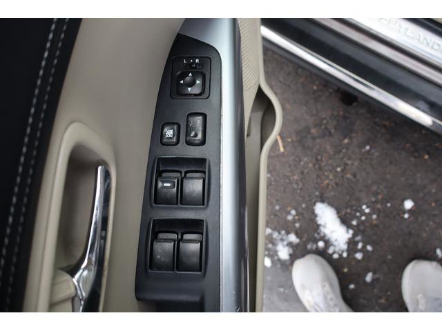 Used 2011 Mitsubishi Outlander SE image 10