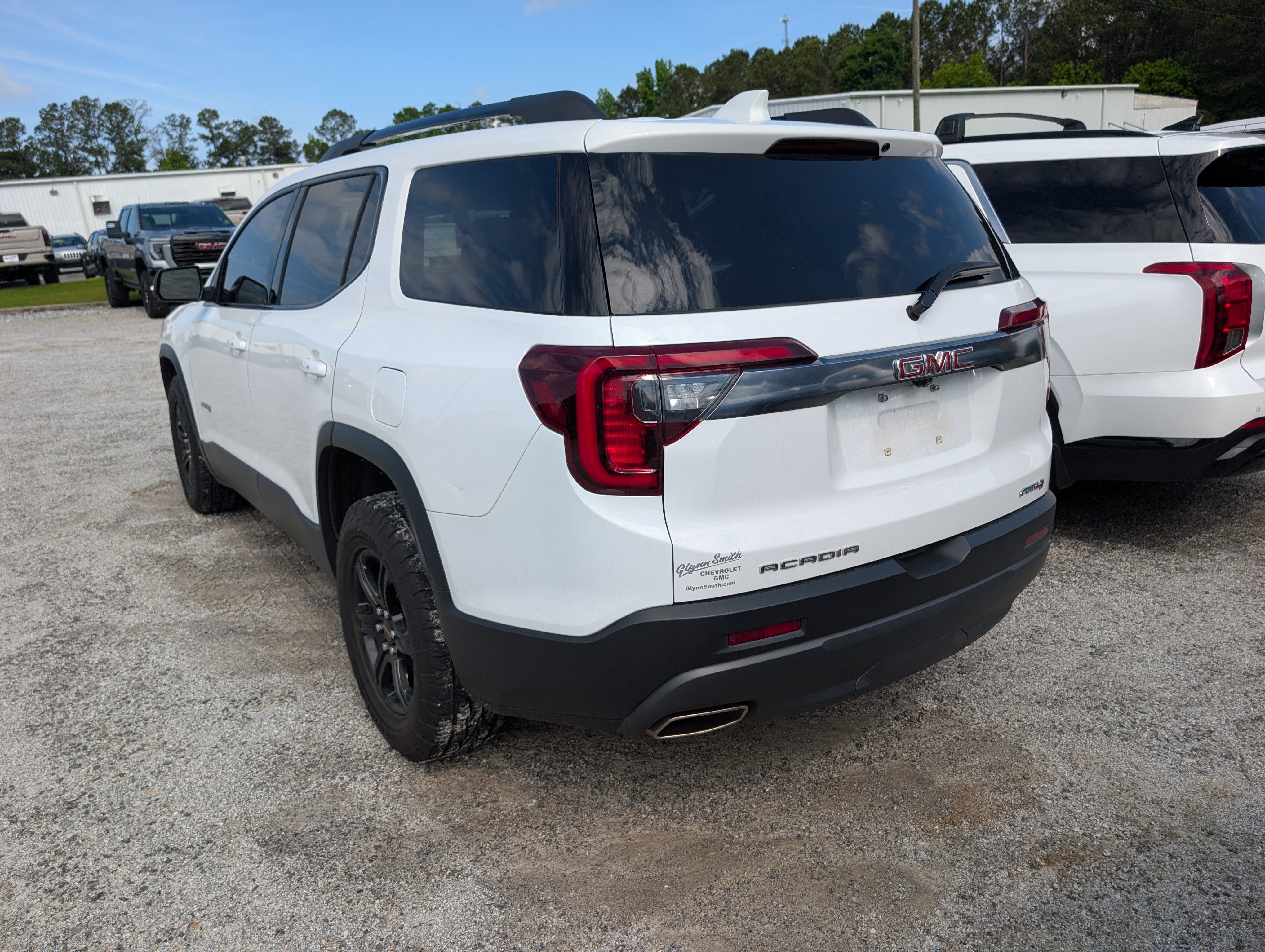 Used 2023 GMC Acadia AT4 w/ Preferred Package AWD/4WD image 4