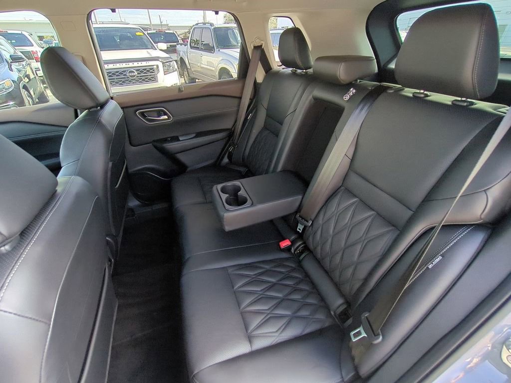 Certified 2023 Nissan Rogue Platinum w/ Platinum Premium Package image 14