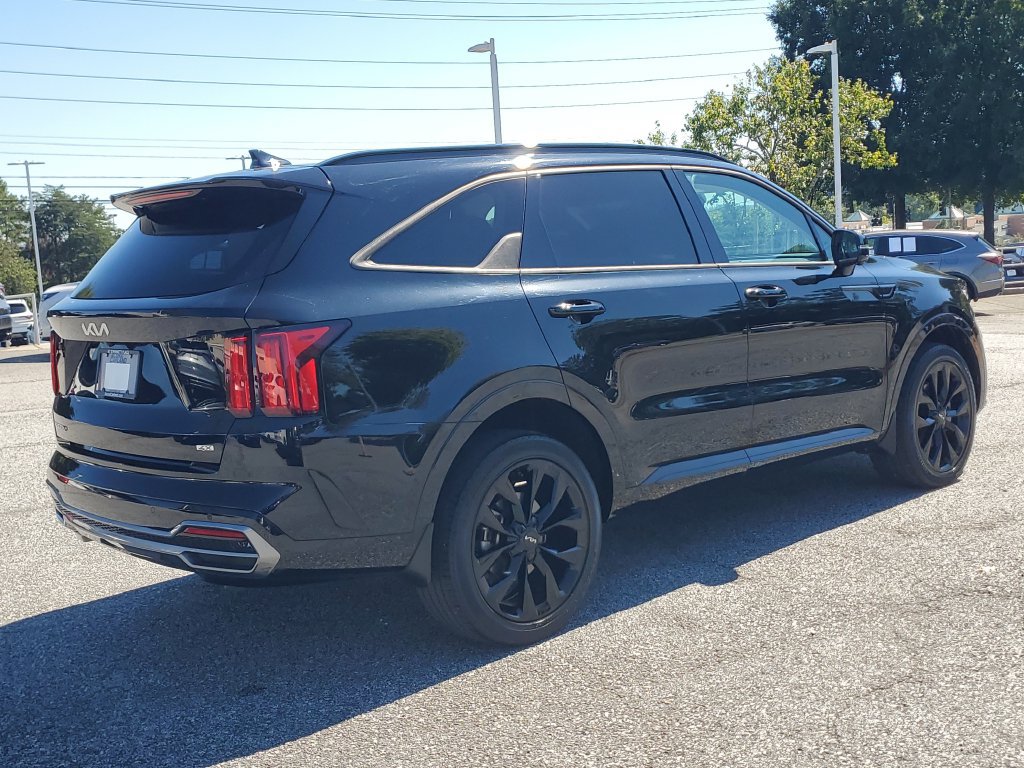 Used 2023 Kia Sorento SX AWD/4WD image 5