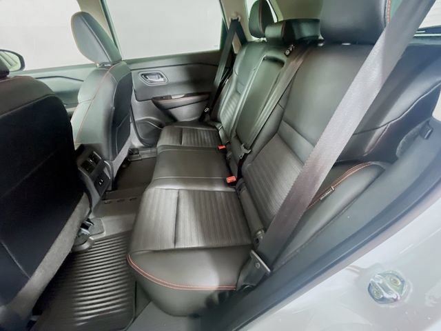 Used 2025 Nissan Rogue SV AWD/4WD image 24