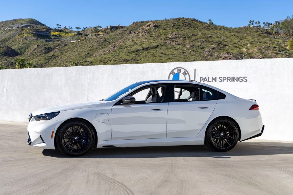 New 2026 BMW M5 w/ Carbon Package image 3