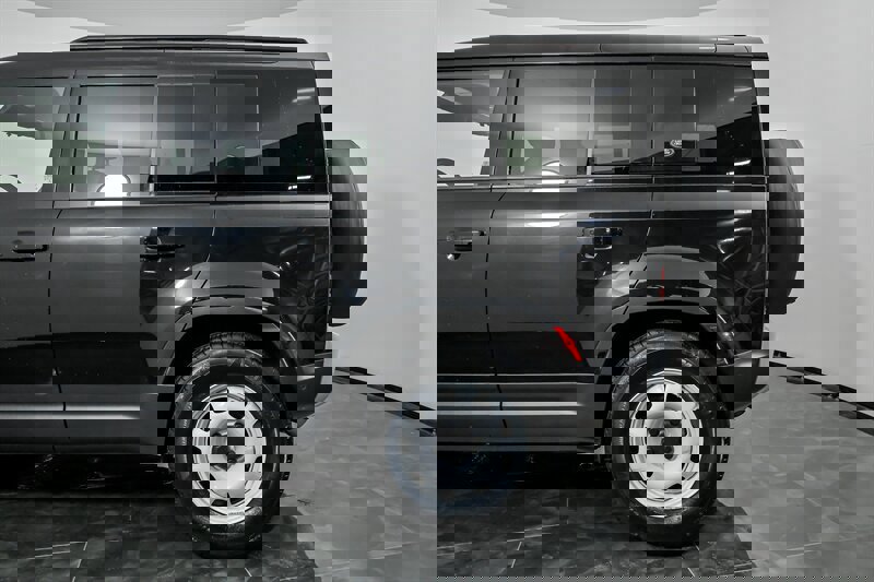 Used 2021 Land Rover Defender 110 image 7