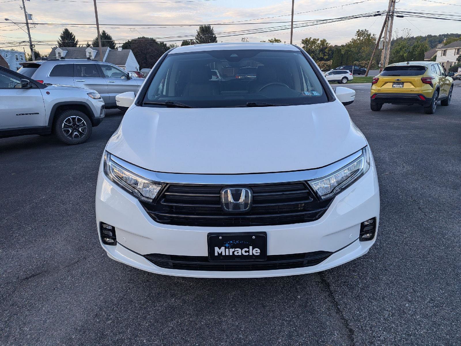 Used 2023 Honda Odyssey Touring image 2
