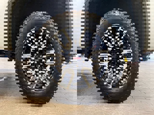 Used 2020 GMC Sierra 1500 AT4 w/ AT4 Premium Package image 25