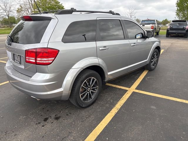 Used 2018 Dodge Journey SE w/ Blacktop Package FWD image 3